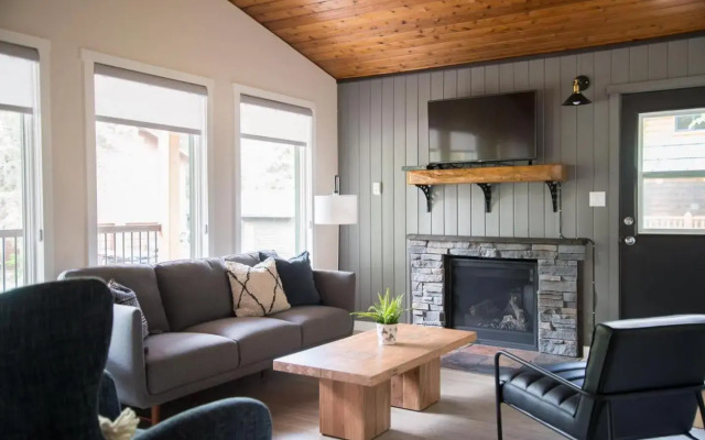 Overlander Mountain Lodge