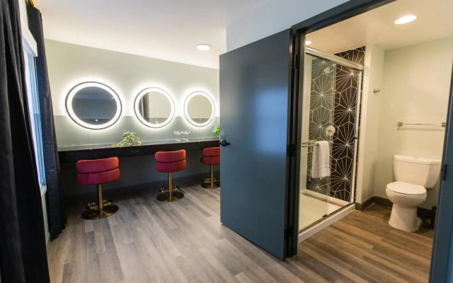 voco The Darwin Atlanta Midtown by IHG