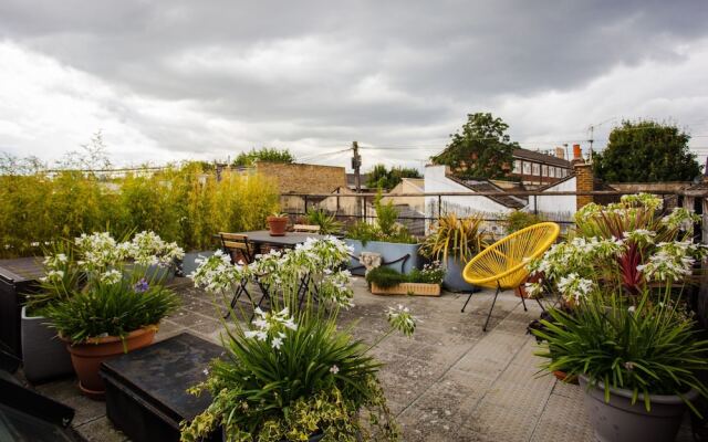 2 Bedroom Home in Hackney With Roof Terrace