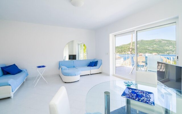 Beautiful Home in Stikovica With Wifi and 2 Bedrooms