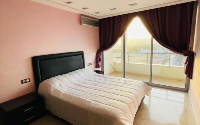 Very nice apartment near the city center & beach