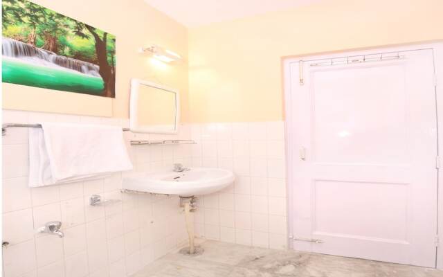 OYO 12745 Hotel Red House