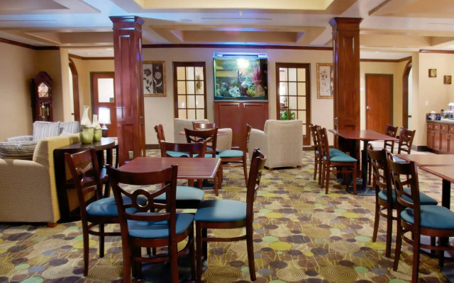 Holiday Inn Express Hotel & Suites Sealy by IHG