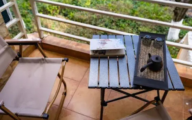 Anning Hot Spring Longjing Homestay