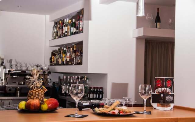 Marika's Aparts & Studios