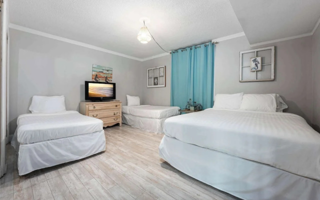 The Condor - Stay for 6