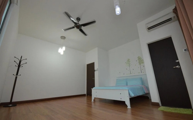 Felicia Home