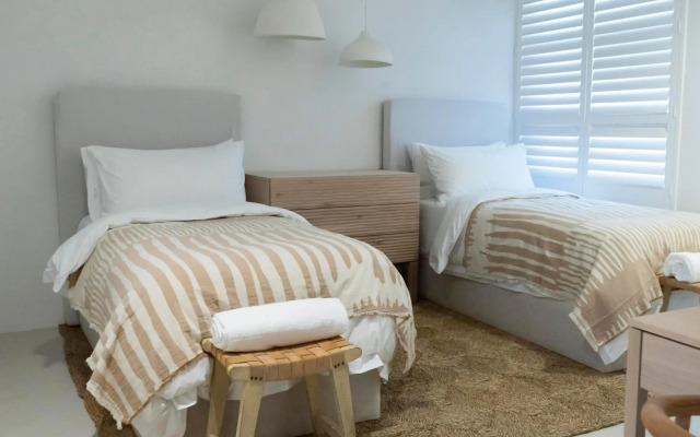 Point Waterfront Apartments