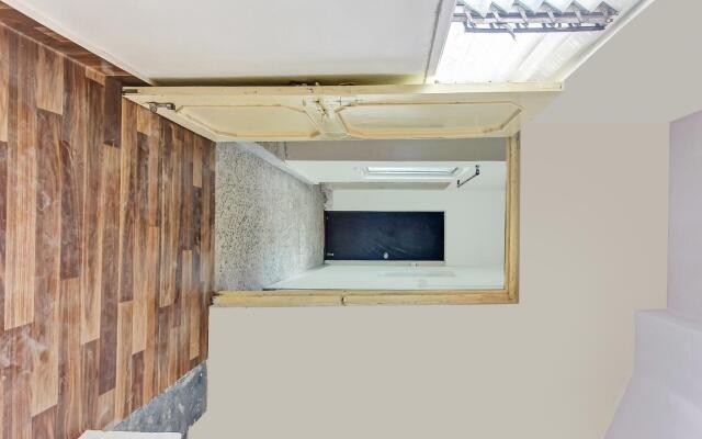 Shree Balaji Lodging by OYO Rooms