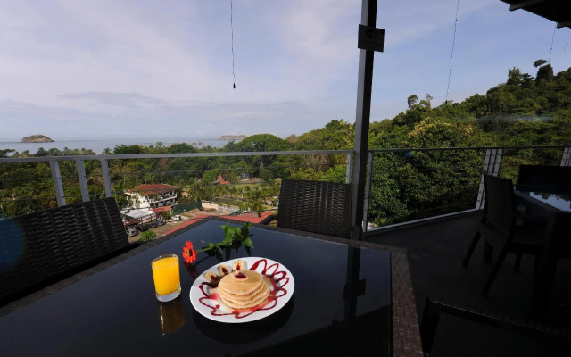 El Faro Containers Beach Hotel