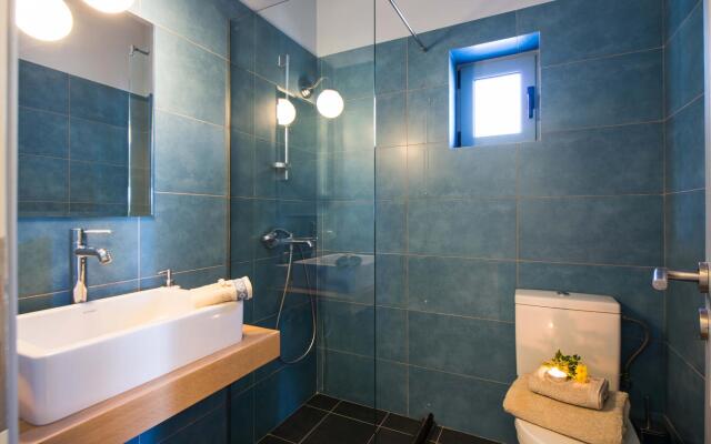 VILLA SERENIS | mountain & sea @ 1,5hr from Athens