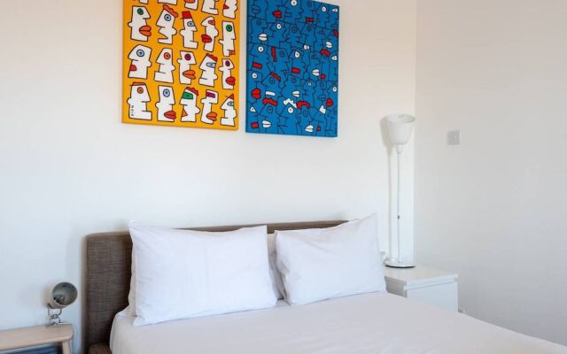 1BR Flat Ideally Located In Zone 2, Fits 3