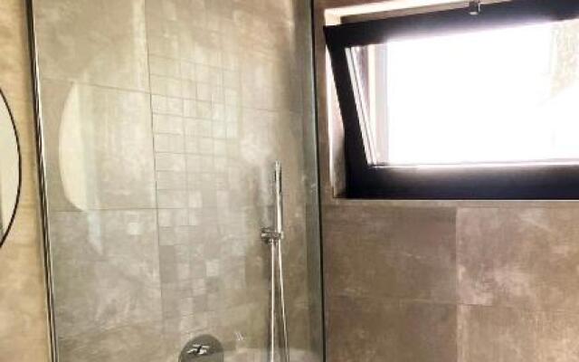 Luxury Villa with Infinity Pool