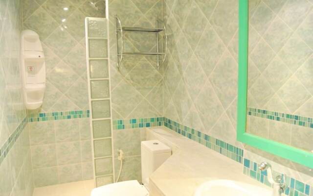 Corner 1 Bedroom Condo