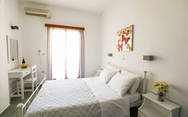 Finikas Hotel