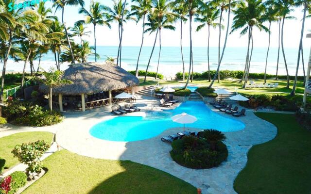 3BR Stunning penthouse / Beach front