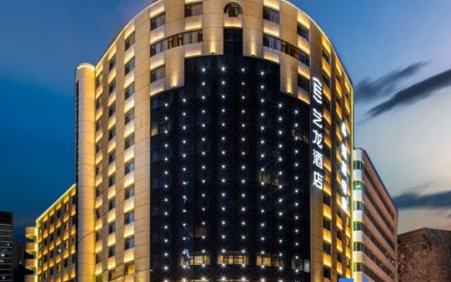 Elong Hotel (Xi'an Shaanxi History Museum Stadium Metro Station Branch)