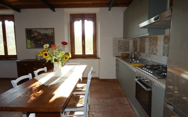 SCAPPO IN UMBRIA,Casale Vallenea