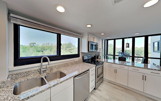 All-suite Sea Mark Getaway - Pool & Inlet Views 3 Bedroom Condo