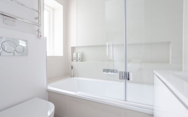 Modern Luxury Basement Flat in Chelsea