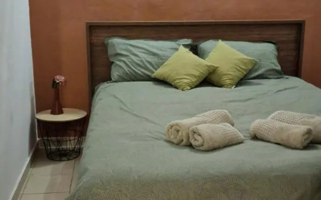 Quiet apartment with easy access to attractions.