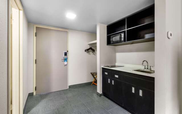 Quality Inn & Suites Altoona