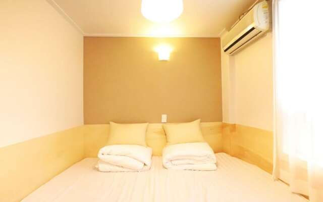 Myeongdong Town Guesthouse