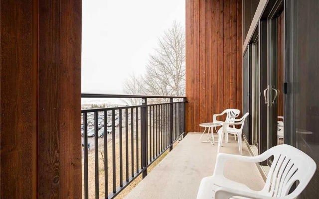 West Condominiums - W3301