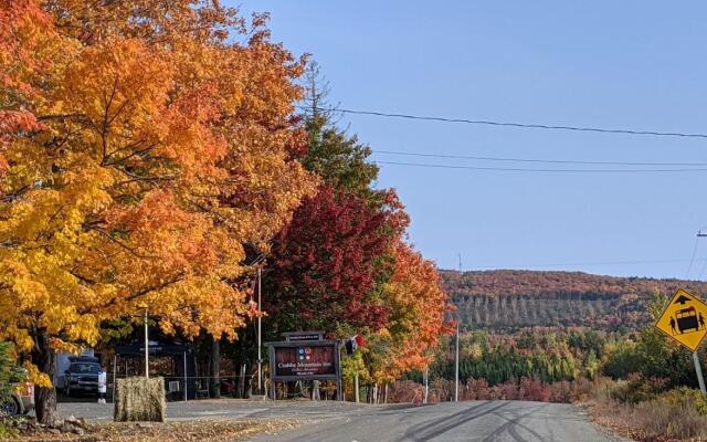 Crabbe Mountain Inn