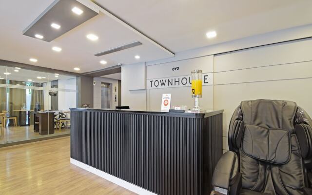 OYO Townhouse 030 Ashram Road Ahmedabad