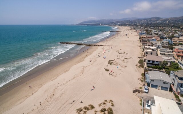 New Ventura Beach Craftsman Home by RedAwning