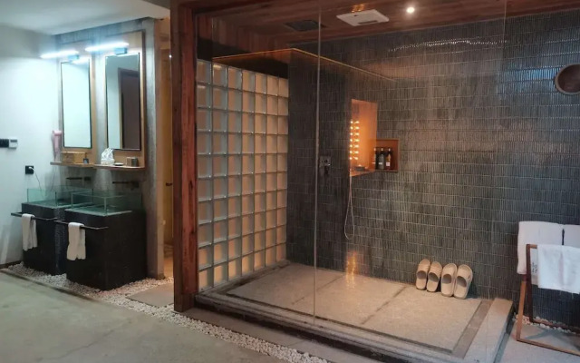 Manjing Banshan Haijing Huayuan Jiudian