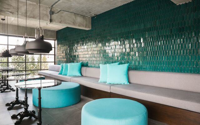 Theorie Hotel Sukhumvit 107 by SLH