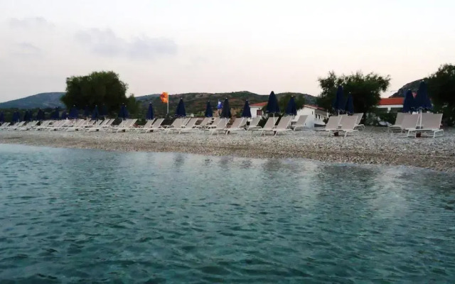 Sirenes Beach