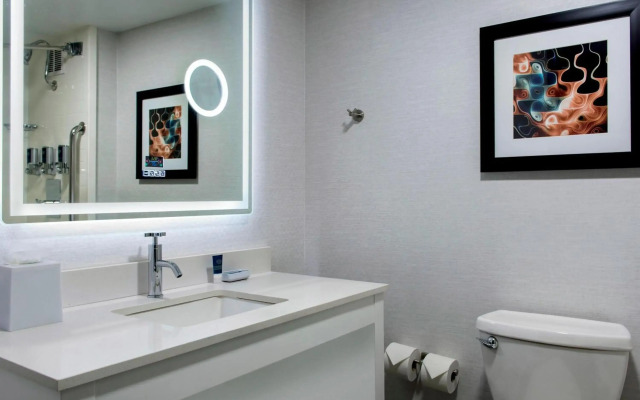 Four Points by Sheraton Philadelphia Northeast