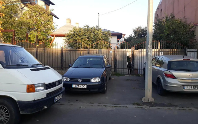 Tobyta nu primesc santieristi si petrecareti