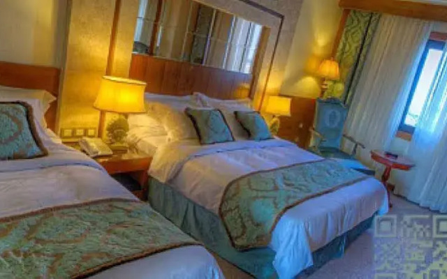 Royal Hotel Darvishi