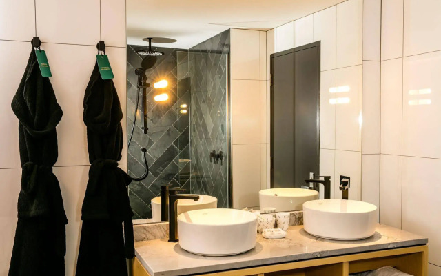 Museum Apartment Hotel, Independent Collection by EVT