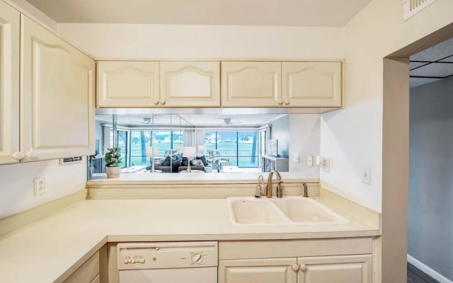 Edgewater Golf Villa 303