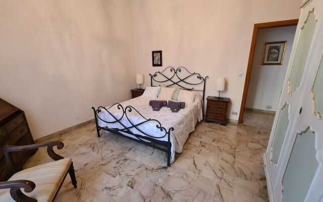 Santa in Caruggio- PortofinoVacanze