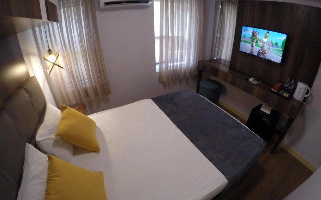 Mono Hotel