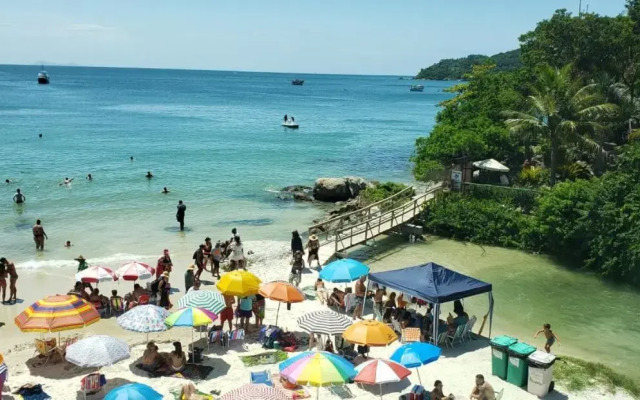 apartamento a 15 metros do mar de bombinhas