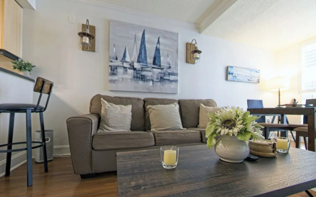 1 Bedroom Steps to Marina and CocoWalk