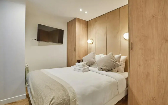 Apartment in the Center of Paris