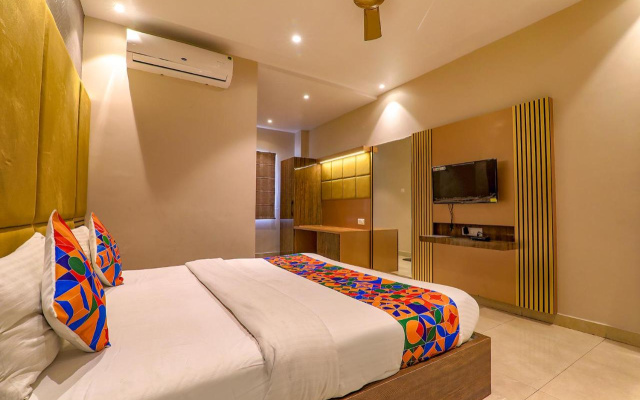 FabHotel Maya Crystal