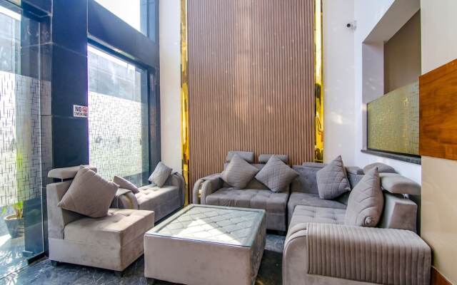 Fabhotel Prime K9 Crown