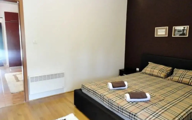 Center Budva Holiday Home