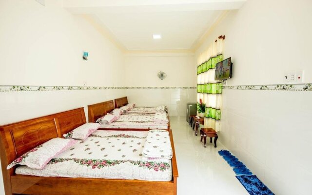 Tien Phuc Guesthouse – Guest Rooms – Long Hai