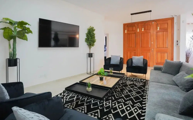 YalaRent Villa Enorma with Private Pool