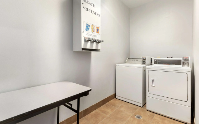 Best Western Carthage Inn & Suites